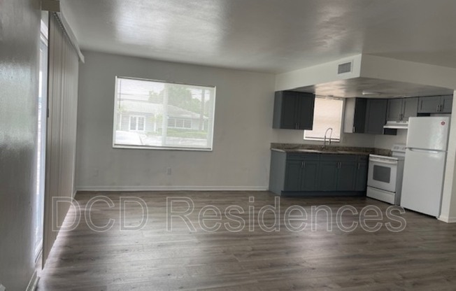 2101 W BAY DR