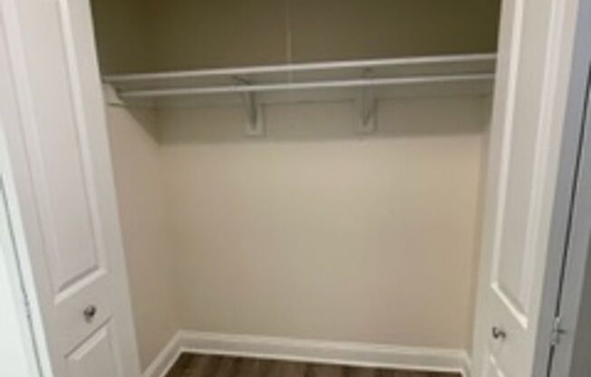 1 bed, 1 bath, 650 sqft, $1,420, Unit 602