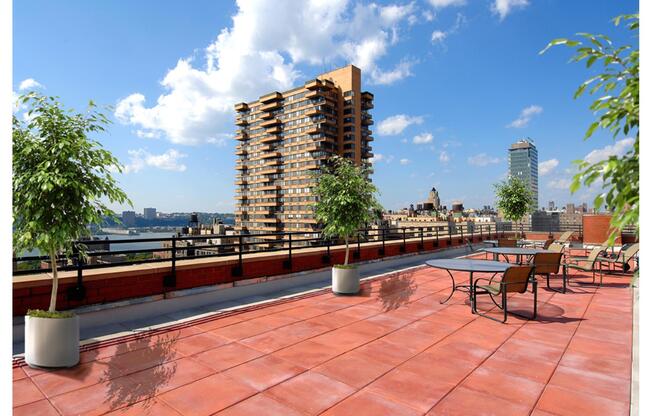 1 bed, 1 bath, 520 sqft, $2,995, Unit 9R