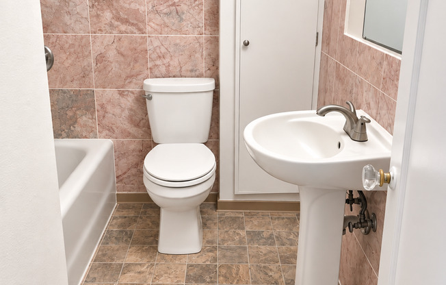 Studio, 1 bath, 498 sqft, $1,550, Unit 403