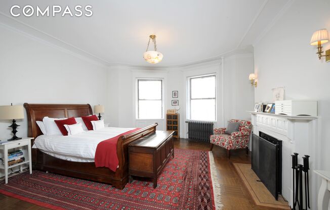 304 W 77 ST