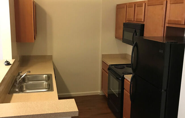 2 beds, 2 baths, 1,067 sqft, $1,400