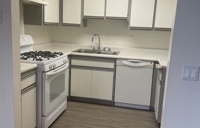 2 beds, 2 baths, 1,000 sqft, $2,750, Unit 316