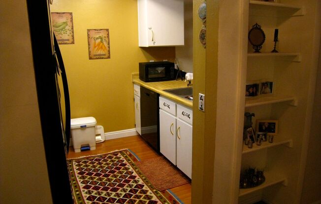 Spacious 2Bd/2Ba Townhome with Loft