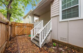 Spacious home in amazing East Austin location - 2809 E. 22nd St #A