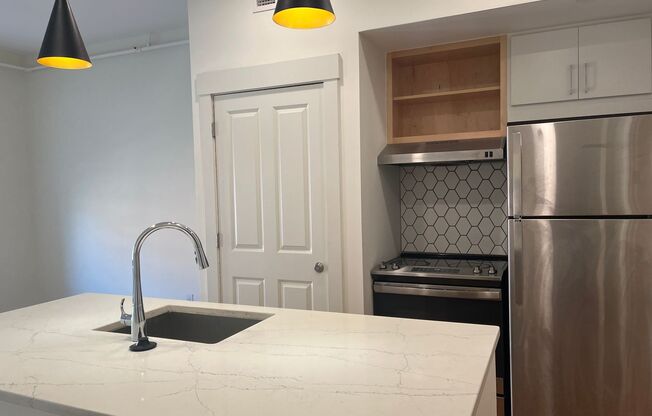 Studio, 1 bath, 410 sqft, $1,085, Unit 1223- #403