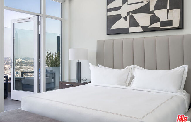 6 beds, 9.5 baths, 19,313 sqft, $80,000, Unit PH