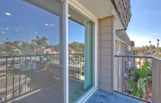 3 beds, 2.5 baths, 1,130 sqft, $3,195, Unit 44