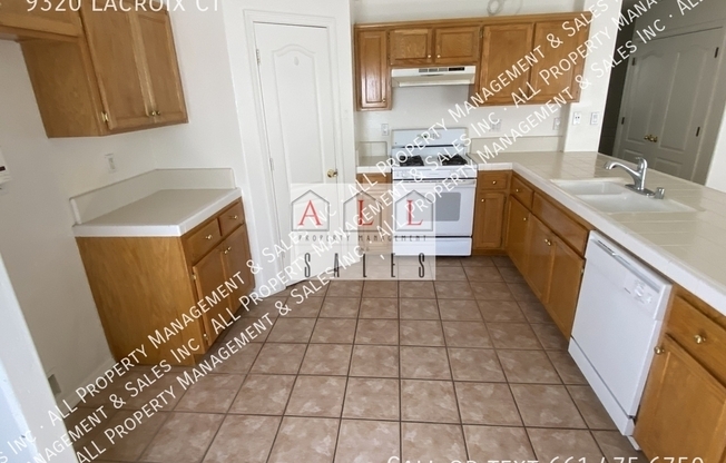 9320 LACROIX CT