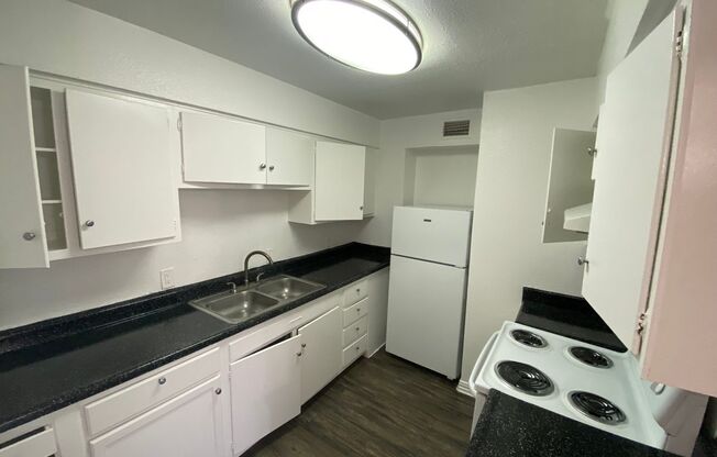 2 beds, 2 baths, 878 sqft, $1,430, Unit 2071