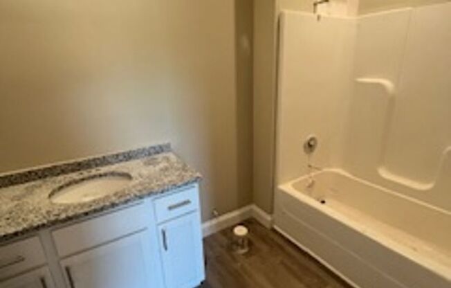 3 beds, 2 baths, 1,205 sqft, $1,300, Unit 218