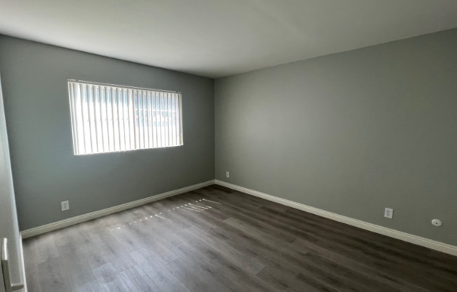 2 beds, 1 bath, $2,495