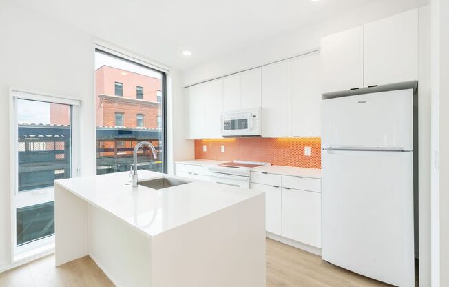 1 bed, 1 bath, 611 sqft, $1,595, Unit N-401