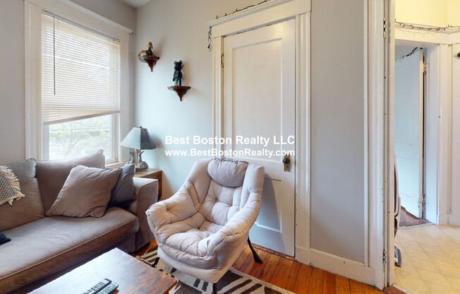 3 HOLMEN ST