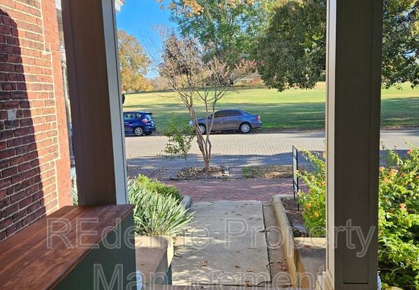 216 N 32 ST