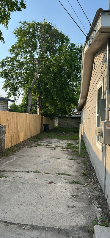811 BRUNSWICK BLVD