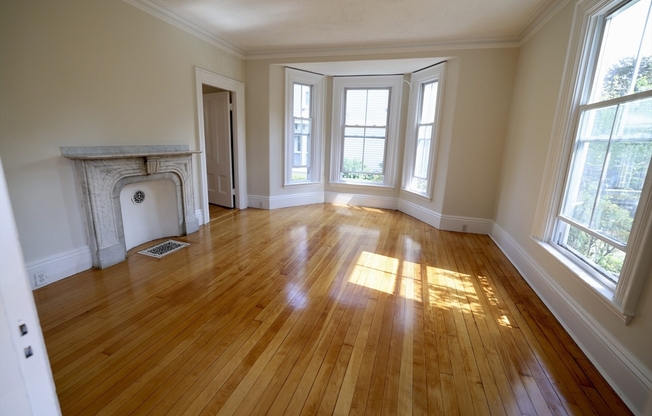 27 RUSSELL ST