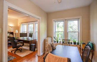 613 West Arlington Place
