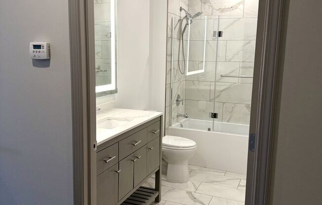 2 beds, 2 baths, 920 sqft, $2,050, Unit 507