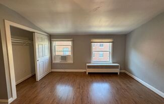 2 beds, 1 bath, $1,600, Unit 1D