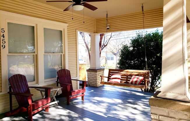 1920s 3 Bed, 2 Bath Bungalow in Vickery Place!