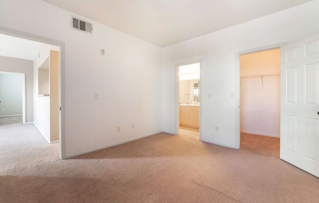 2 beds, 2 baths, $1,350, Unit UNIT 2099