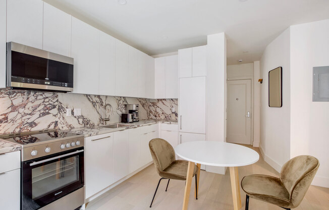 1 bed, 1 bath, 453 sqft, $5,570, Unit 52