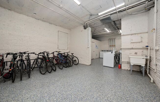 1 bed, 1 bath, 698 sqft, $2,095, Unit 208