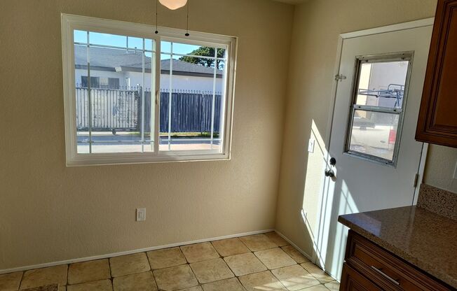 2 beds, 1 bath, 800 sqft, $2,450, Unit 781