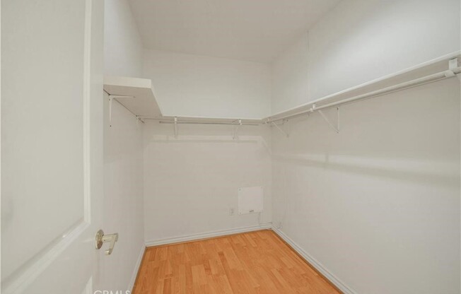 4 beds, 2.5 baths, 2,500 sqft, $5,200