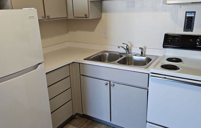1 bed, 1 bath, 504 sqft, $989, Unit 212