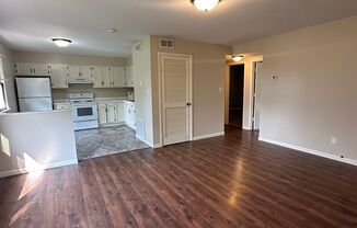 2 beds, 1 bath, $925, Unit 8A