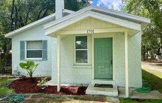 1701 E LOUISIANA AVE