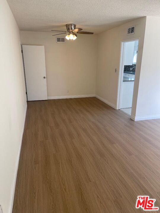1919 W 36 ST