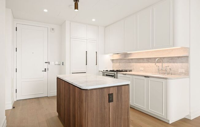 520 5 AVE