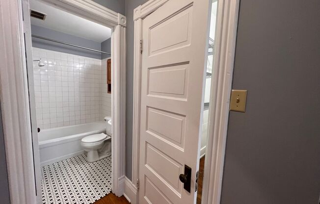 Studio, 1 bath, $795, Unit 14