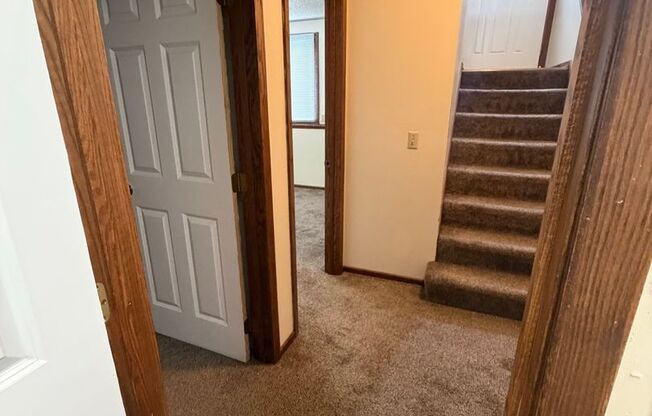 2 beds, 1 bath, 800 sqft, $1,145, Unit 1921-B