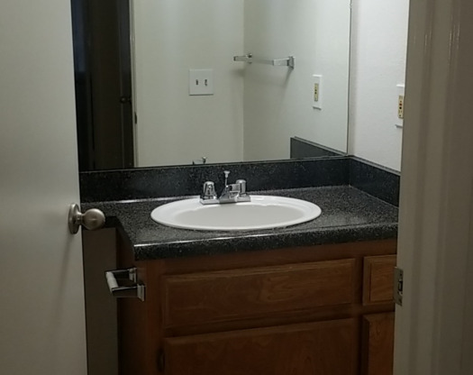 1 bed, 1.5 baths, 840 sqft, $1,350, Unit 137