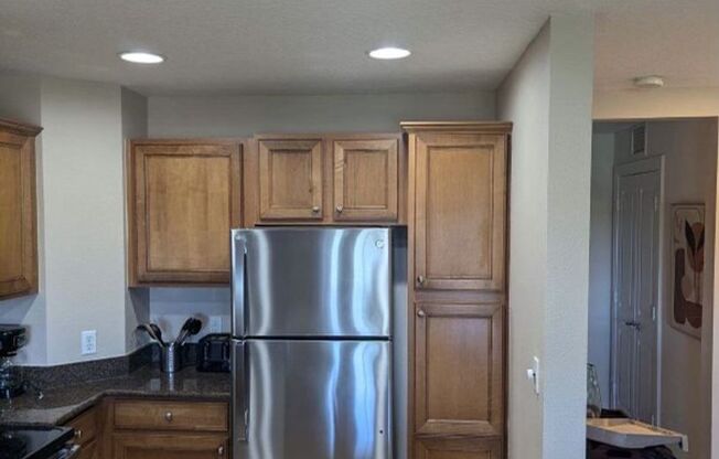 3 beds, 2 baths, $2,150, Unit Bldg P, Unit 302