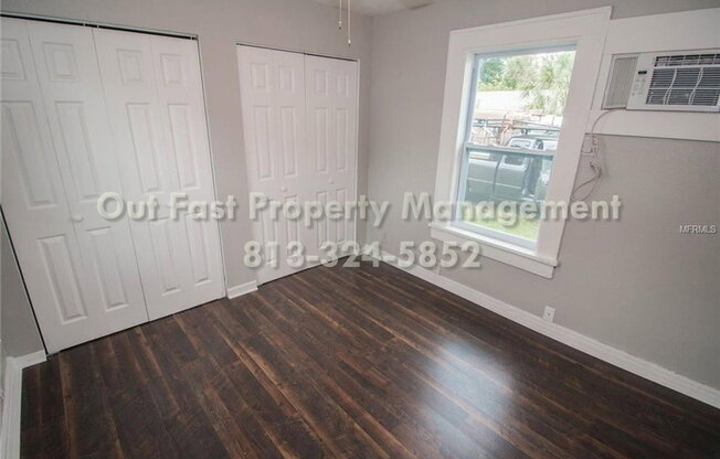 226 SW LINCON CIR N