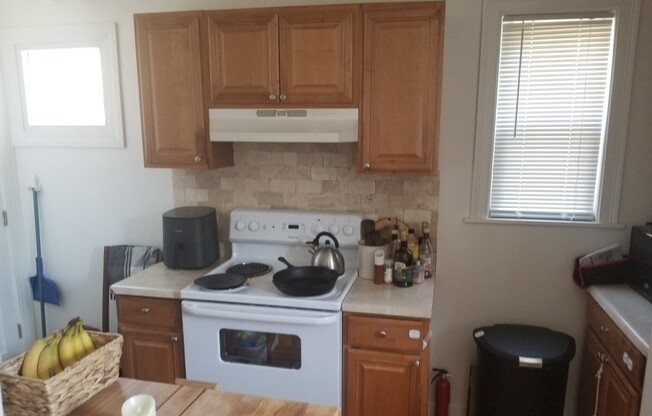 2 beds, 1 bath, 1,000 sqft, $2,600, Unit 2