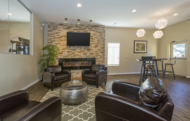 Leasing Center