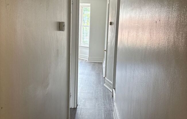 Available Now! 1 Bedroom unit in York