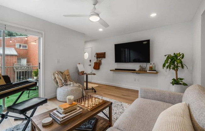 387 RALPH MCGILL BLVD NE