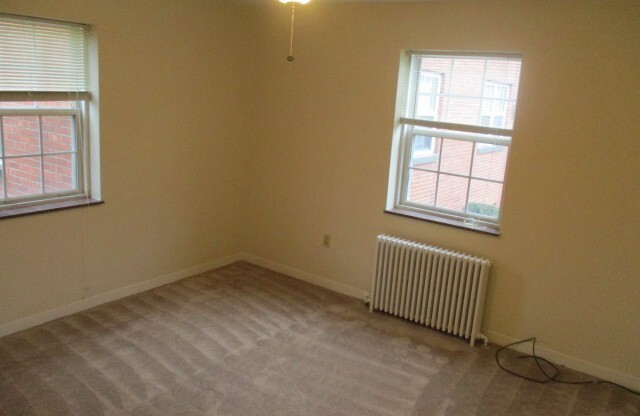 1 bed, 1 bath, 510 sqft, $910, Unit B05