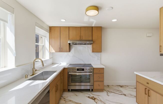 1310 Jones #804