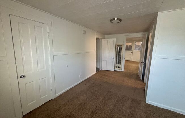 2 beds, 1 bath, $1,100, Unit PM-254-2 Unit B