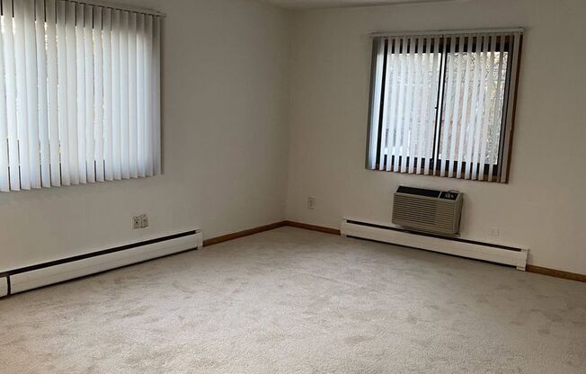2 beds, 1 bath, 875 sqft, $1,349, Unit 2700h-204