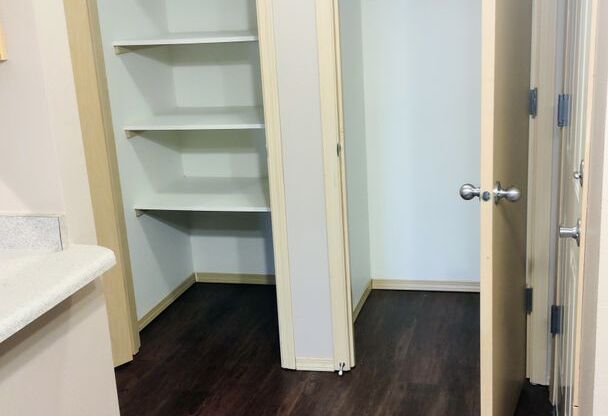 3 beds, 2 baths, 1,172 sqft, $1,695, Unit 253