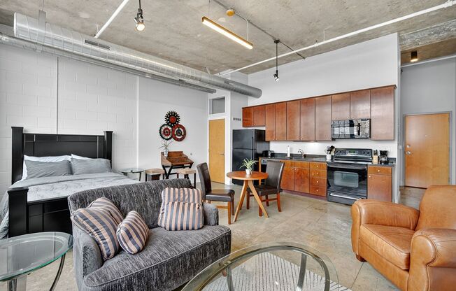 Studio, 1 bath, 610 sqft, $1,345, Unit 110-602